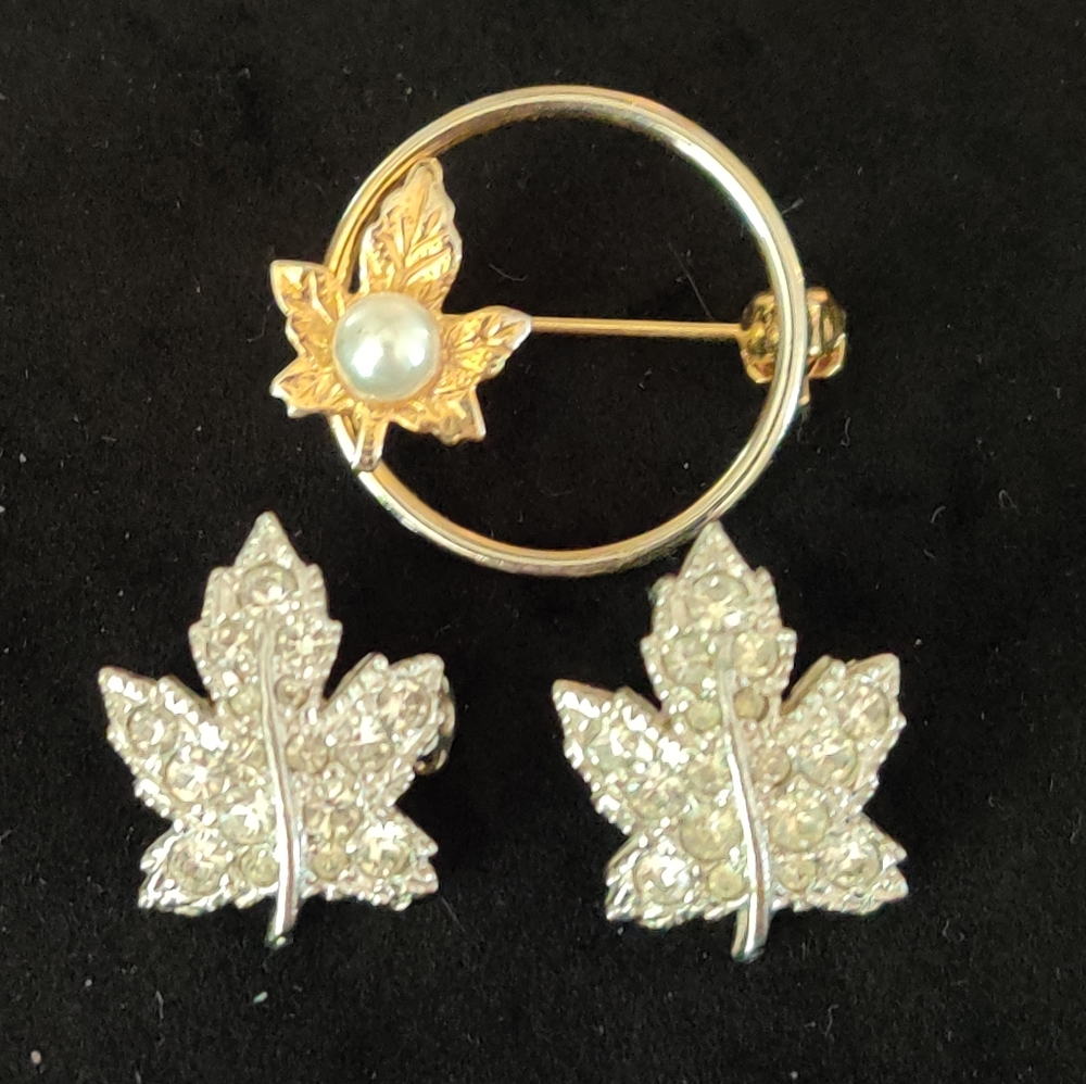 Vintage signed maple leaf brooch lot